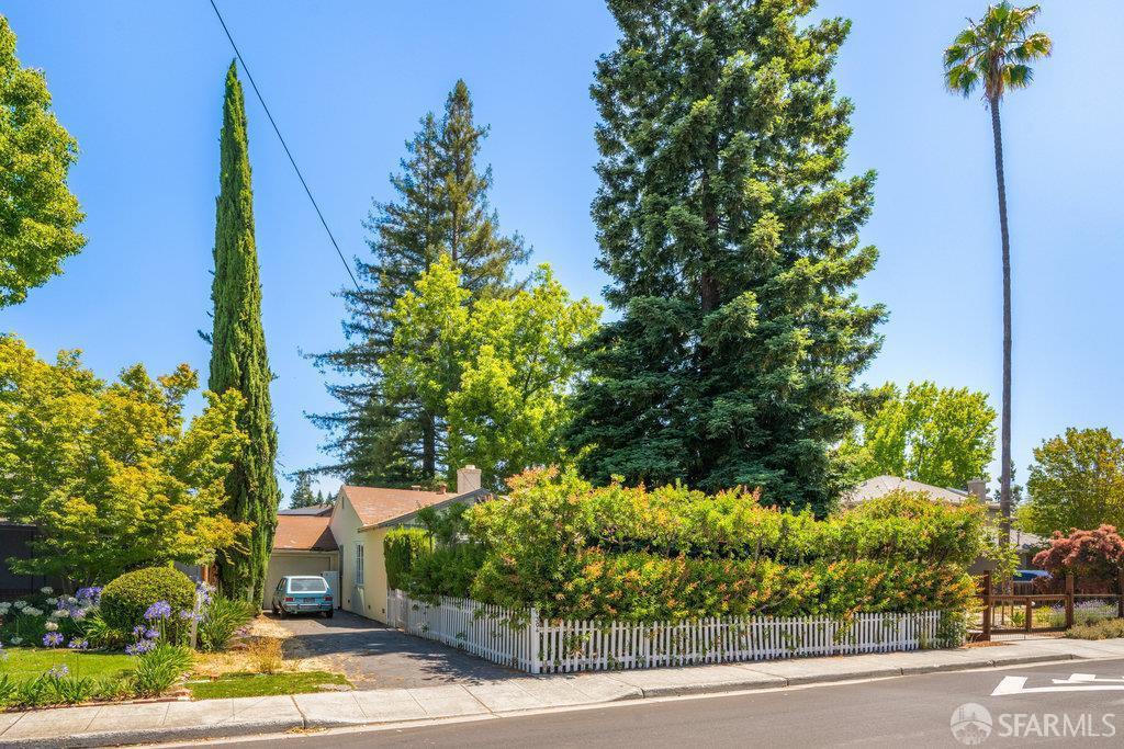 1304 Orange Ave, Menlo Park, CA 94025 - photo 1