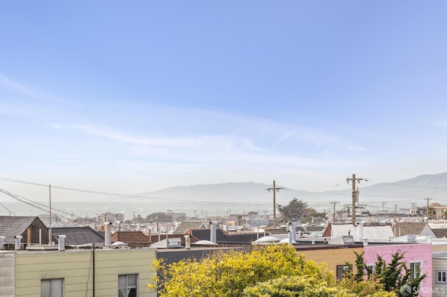 2055 42nd Ave, San Francisco, CA 94116 - view of city with a mountainous background