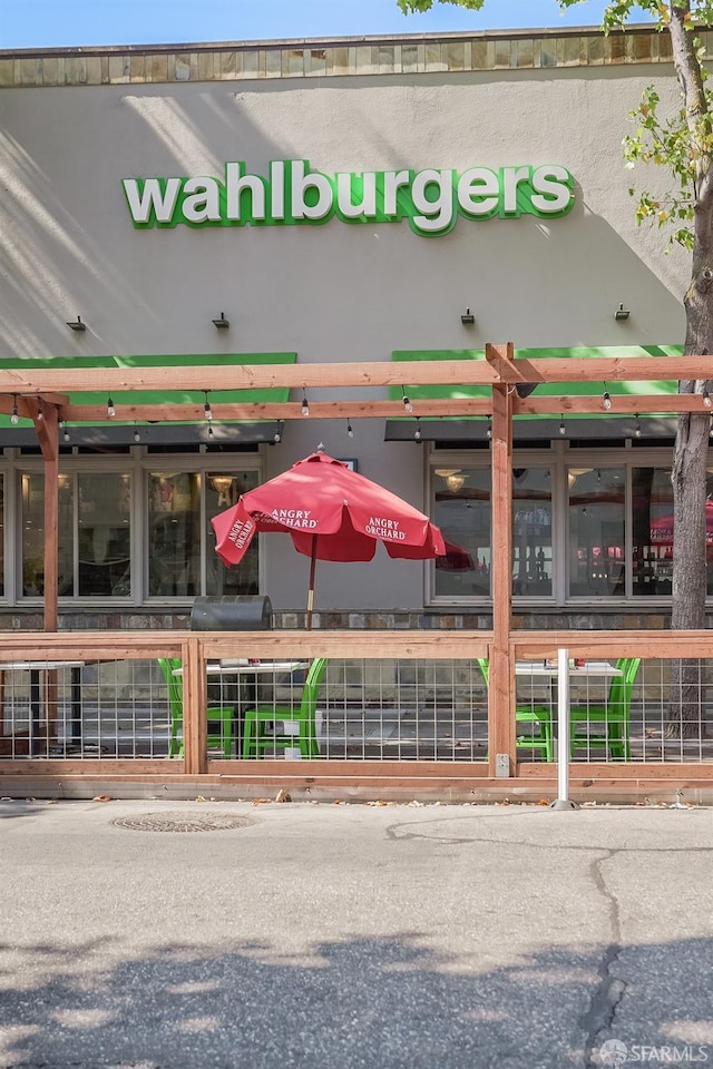 2340 Cooley Ave, East Palo Alto, CA 94303 - view of building exterior