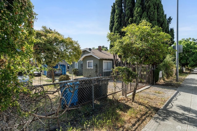 2340 Cooley Ave, East Palo Alto, CA 94303 - exterior space with fence