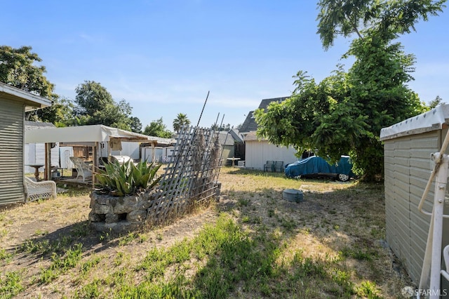 2340 Cooley Ave, East Palo Alto, CA 94303 - view of yard