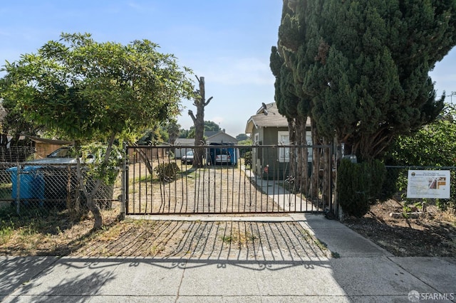 2340 Cooley Ave, East Palo Alto, CA 94303 - view of gate with a fenced front yard
