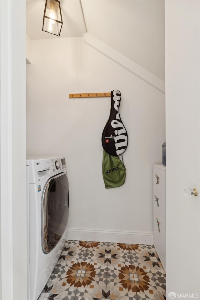 laundry room with washer / clothes dryer