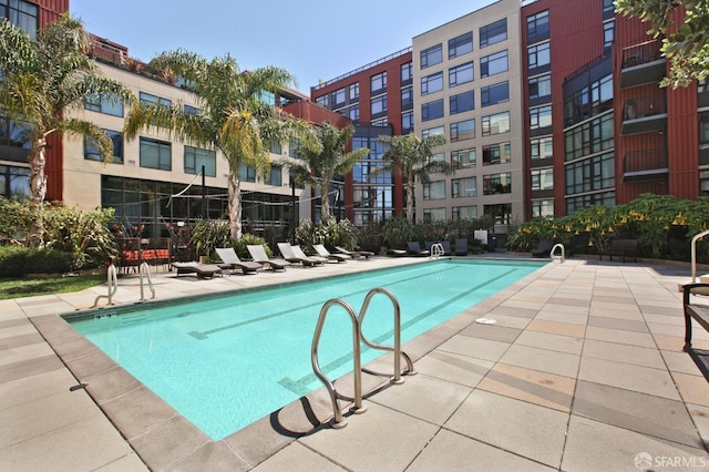 170 King St Unit 1006, San Francisco, CA 94107 - community pool featuring a patio