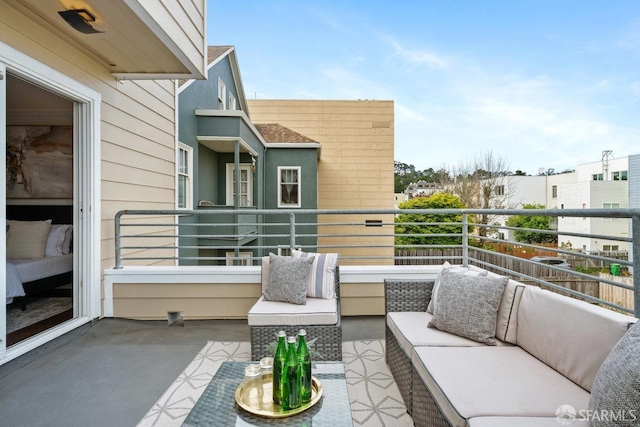 balcony featuring an outdoor hangout area