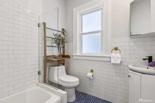 1034 Jackson St, San Francisco, CA 94133 - bathroom with tile walls, vanity, and plenty of natural light