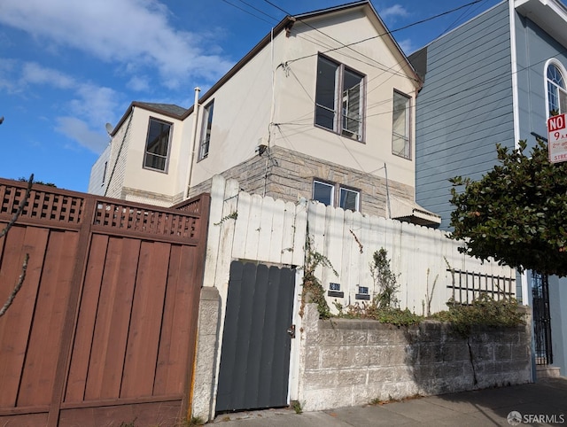 view of front of home