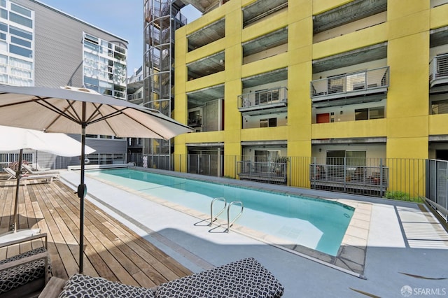 311 Oak St Unit 301, Oakland, CA 94607 - view of community pool