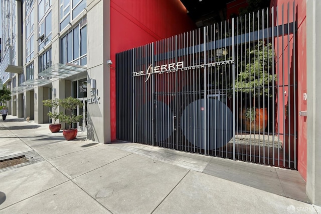 311 Oak St Unit 301, Oakland, CA 94607 - view of gate