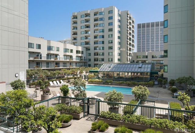 601 Van Ness Ave Unit 39, San Francisco, CA 94102 - view of community pool