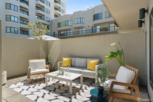 601 Van Ness Ave Unit 39, San Francisco, CA 94102 - balcony featuring a patio and an outdoor living space