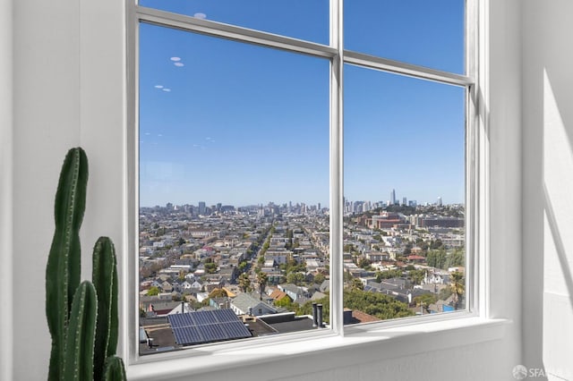 226 Rutledge St, San Francisco, CA 94110 - detailed view of city skyline