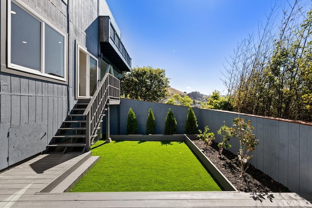 226 Rutledge St, San Francisco, CA 94110 - view of yard featuring stairs