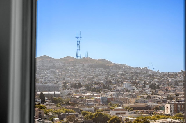 226 Rutledge St, San Francisco, CA 94110 - city view with a mountainous background