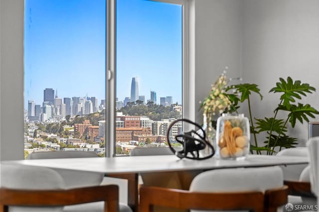 226 Rutledge St, San Francisco, CA 94110 - dining space with a view of skyline