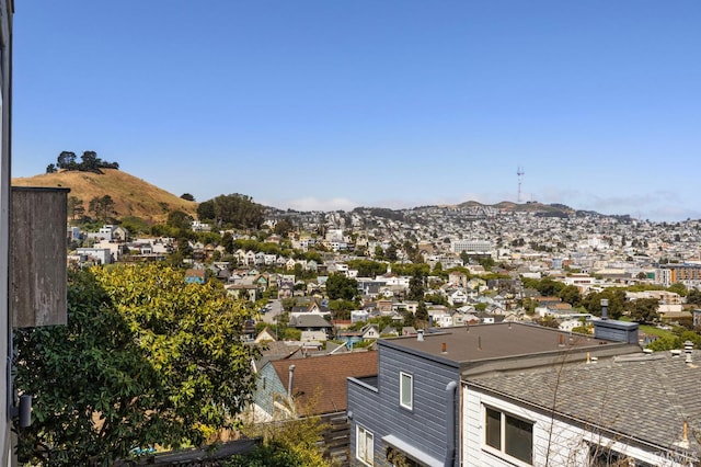 226 Rutledge St, San Francisco, CA 94110 - view of mountain background featuring nearby suburban area