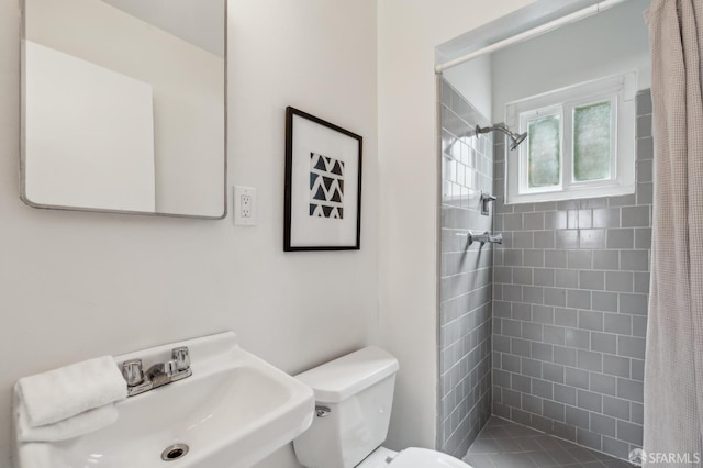 75 Lurline St, San Francisco, CA 94122 - full bath featuring a tile shower, a sink, and toilet