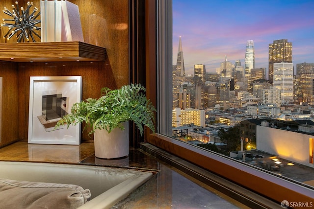 947 Green St Unit 6, San Francisco, CA 94133 - detailed view of a view of skyline
