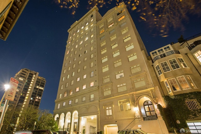 947 Green St Unit 6, San Francisco, CA 94133 - view of property at night