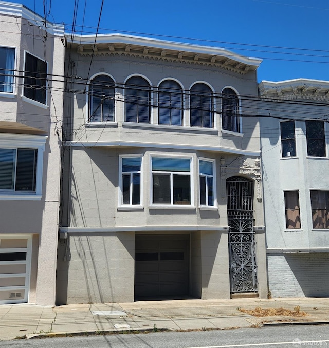 view of front of home featuring a garage