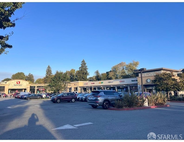 800 N Delaware St Unit 316, San Mateo, CA 94401 - view of uncovered parking lot