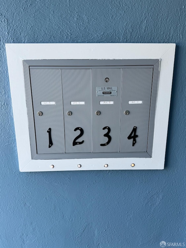 1646 19th Ave, San Francisco, CA 94122 - detailed view of mail area