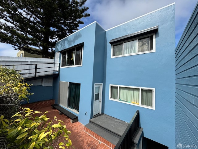 1646 19th Ave, San Francisco, CA 94122 - back of property featuring stucco siding