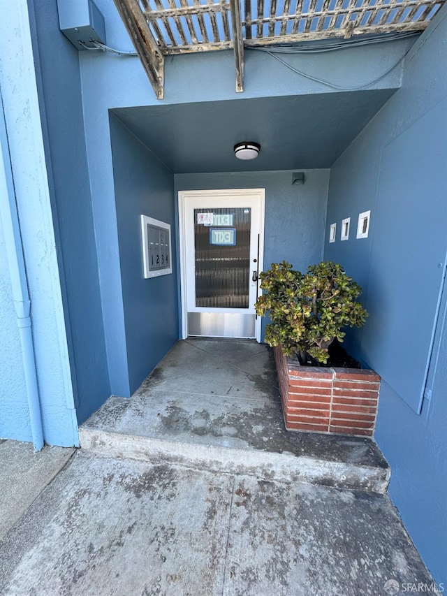 1646 19th Ave, San Francisco, CA 94122 - property entrance featuring stucco siding