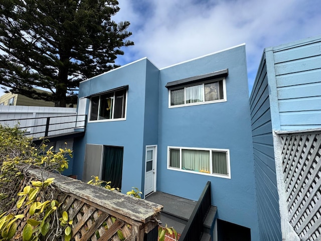 1646 19th Ave, San Francisco, CA 94122 - back of property featuring stucco siding