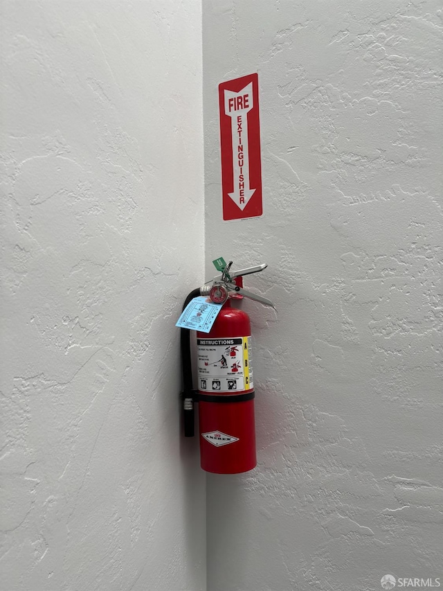 1646 19th Ave, San Francisco, CA 94122 - detailed view of a fire extinguisher