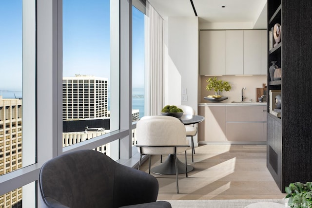 181 Fremont St Unit 54A, San Francisco, CA 94105 - dining area with light wood finished floors