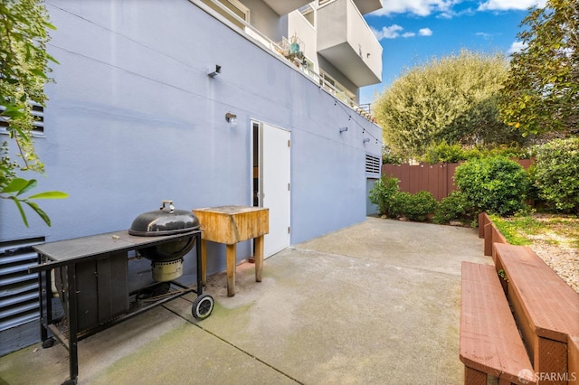 3044 Franklin St Unit 302, San Francisco, CA 94123 - view of patio / terrace featuring fence