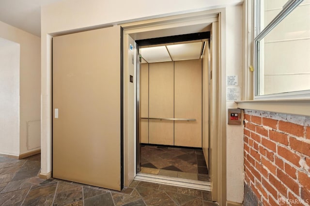 323 29th St Unit C301, San Francisco, CA 94131 - bathroom featuring stone tile flooring