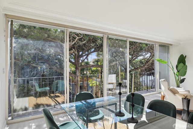 1333 Jones St Unit 508, San Francisco, CA 94109 - dining area featuring ornamental molding
