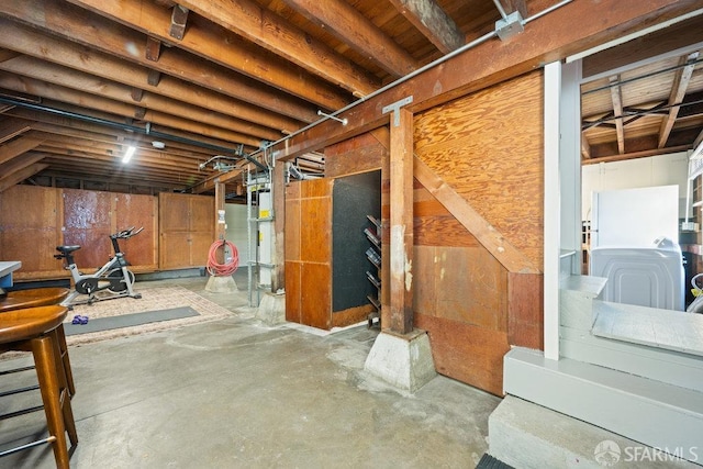 basement featuring washer / dryer