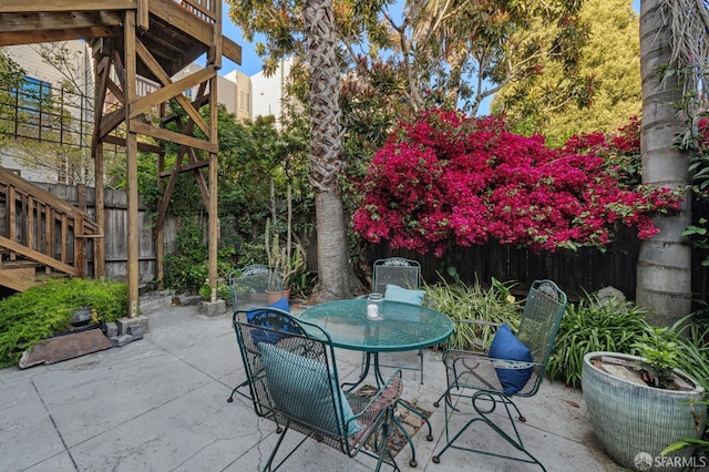 338 Scott St, San Francisco, CA 94117 - view of patio with outdoor dining area