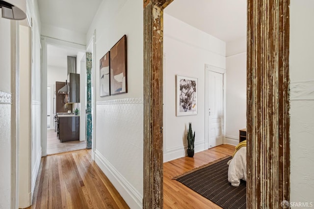 338 Scott St, San Francisco, CA 94117 - corridor with wood finished floors