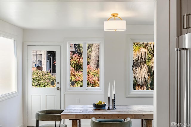 338 Scott St, San Francisco, CA 94117 - dining space featuring healthy amount of natural light