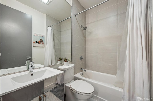 bathroom featuring toilet and shower / bath combo with shower curtain