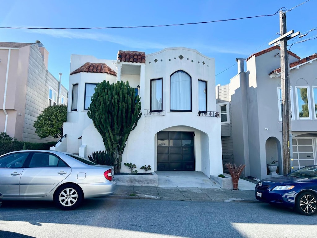 view of front of house with a garage