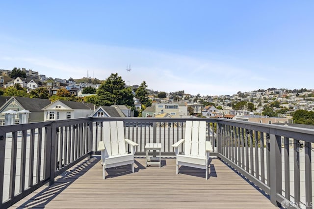 207 Eureka St, San Francisco, CA 94114 - deck with a residential view