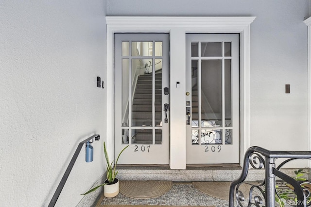 207 Eureka St, San Francisco, CA 94114 - entrance to property with stucco siding