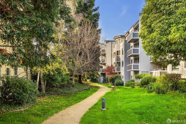 360 Guerrero St Unit 408, San Francisco, CA 94103 - view of community featuring a yard