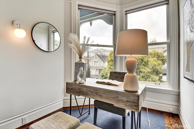 27 Hartford St, San Francisco, CA 94114 - home office with healthy amount of natural light