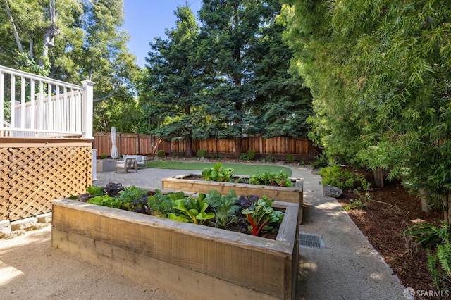 744 Crompton Rd, Redwood City, CA 94061 - fenced yard with a patio