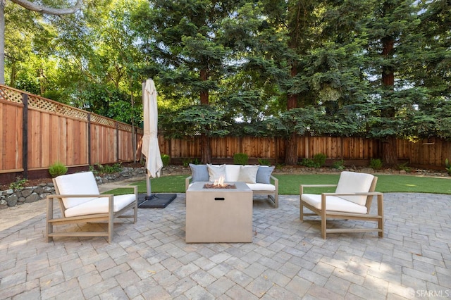 744 Crompton Rd, Redwood City, CA 94061 - fenced backyard with a fire pit and a patio area
