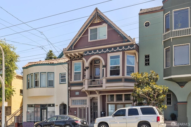 exterior space featuring a balcony