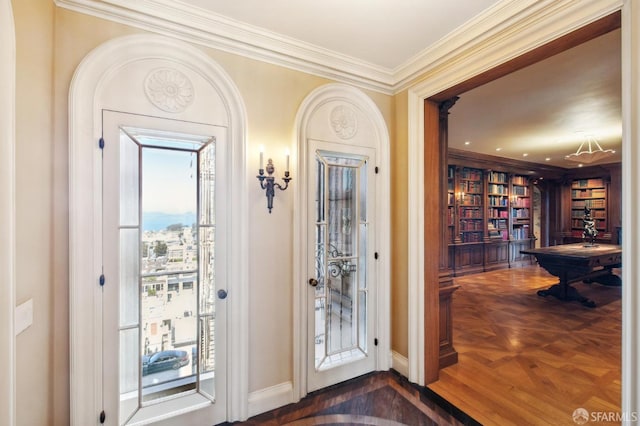 2000 Washington St Unit 4, San Francisco, CA 94109 - doorway with crown molding and baseboards