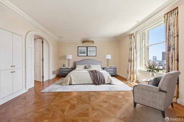 2000 Washington St Unit 4, San Francisco, CA 94109 - bedroom featuring ornamental molding and baseboards