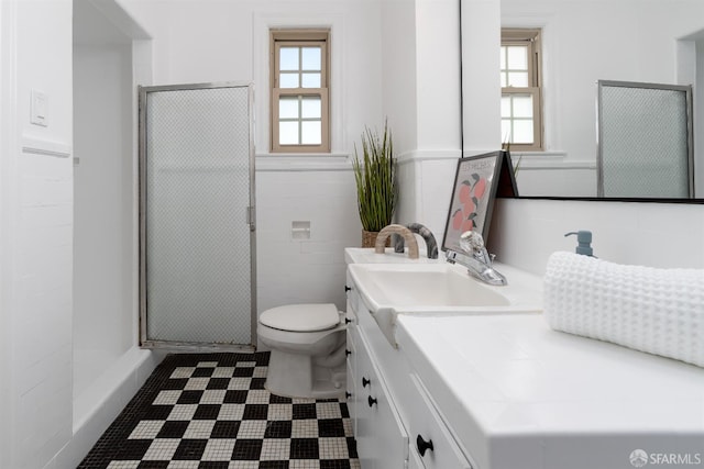 651 29th Ave, San Francisco, CA 94121 - full bathroom with vanity, toilet, and a stall shower